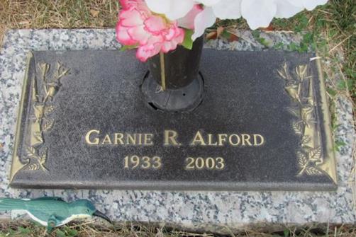 http://image2.findagrave.com/photos/2013/81/107137471_136404262905.jpg
