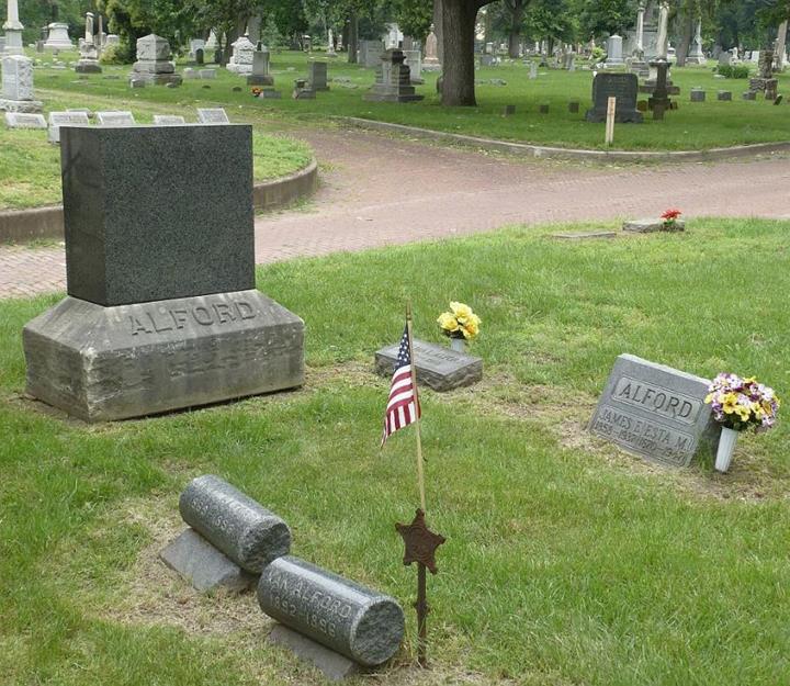 http://image2.findagrave.com/photos/2013/172/110415406_137193385155.jpg