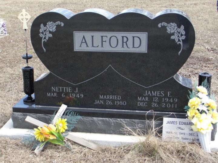 http://image2.findagrave.com/photos/2014/90/83557146_1396379066.jpg