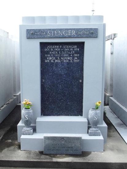 http://image2.findagrave.com/photos/2013/202/37198443_137454596337.jpg