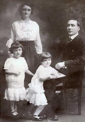 Edna (Fenerty) and John Simms (Sims) Alford with daughters, Anna and Lula